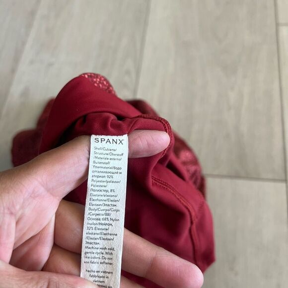 Spanx Women's Get Moving Pleated Rust Red Rich Athletic Skort Size M - Picture 6 of 8